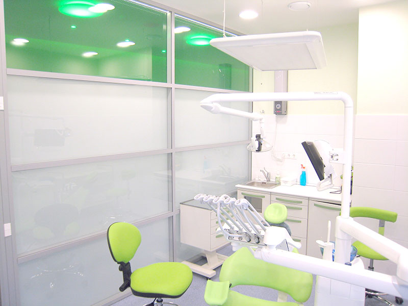 Москва, детская стоматологическая клиника, кабинет стоматологии.