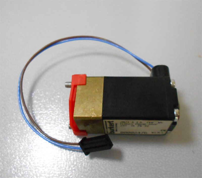 Электромагнитный клапан блока мультиплексора стоматологической установки Planmeca Compact, 24 В 4 Вт, пропорционального типа.